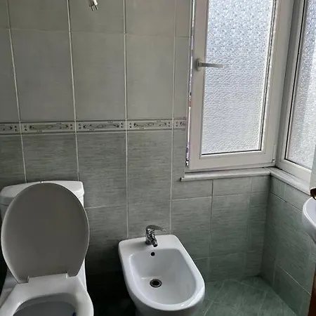 2-bedroom Unit In Apartment *